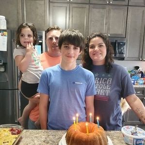 Meet your Posher, Holly